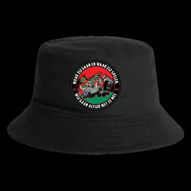 Waar zij gaan en waar zij spelen. Wij gaan altijd met ze mee Bucket Hat