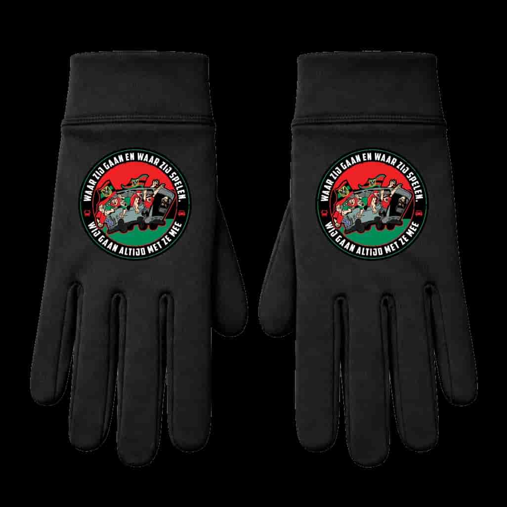 Waar zij gaan en waar zij spelen. Wij gaan altijd met ze mee Handschoenen